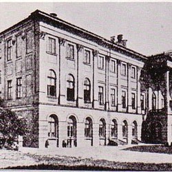 Yliopisto Varsovassa, jossa Zamenhof opiskeli lääketiedettä