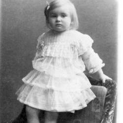 Lídia Zamenhof, a segunda filha de Ludoviko, em 1907