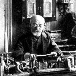 Zamenhof työskentelemässä vuonna 1910